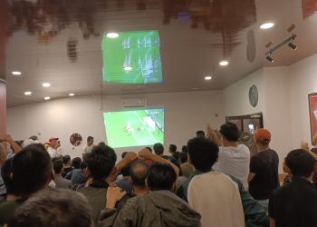 Ratusan Masyarakat Pecinta Sepak Bola, Nobar Bersama Calon Walikota Lubuklinggau Imam Senen