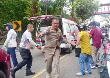 4 Kendaraan Terlibat Kecelakaan Di Silaing Bawah