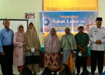 TP-PKK Kota Solok Seragkan 226 Paket Lembaran Kepada Warga Kurang Mampu