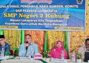 Kadis Zainal Jusmar Buka kegiatan Lokakarya di SMPN 2 Kubung