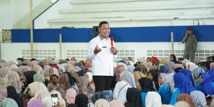 Bupati Solok Epyardi Asda dan Keberpihakan pada Buruh