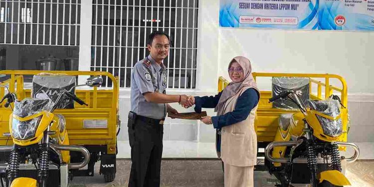PT.BA Serahkan Bantuan Motor Roda Tiga Ke Lapas  II B Muara Enim