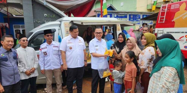 Pemkab Banyuasin Gelar Pasar Murah di Desa Pulau Harapan