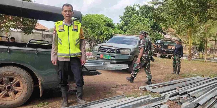 Polsek Rantau Bayur Lakukan Patroli dan Monitoring di Sepanjang Jalur Sutet 275 KV PLTU Sumsel 1