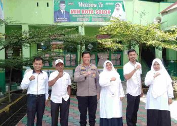 Kasat Binmas Polres Solok Kota Berkunjung ke MIN Kota Solok