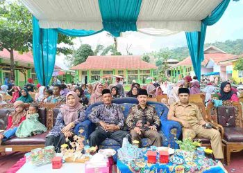 Walaupun Sederhana Acara Perpisahan di SDN 11 Koto Laweh Meriah