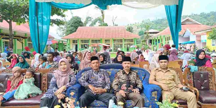 Walaupun Sederhana Acara Perpisahan di SDN 11 Koto Laweh Meriah