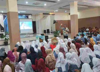 SMPn 2 Kubung Adakan Pelepasan Siswa Kls IX beserta 4 Guru Purnabakti