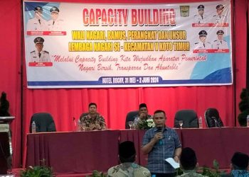 Bupati Solok Epyardi Berbagi Pengalaman dengan Perangkat Nagari Padang Pariaman