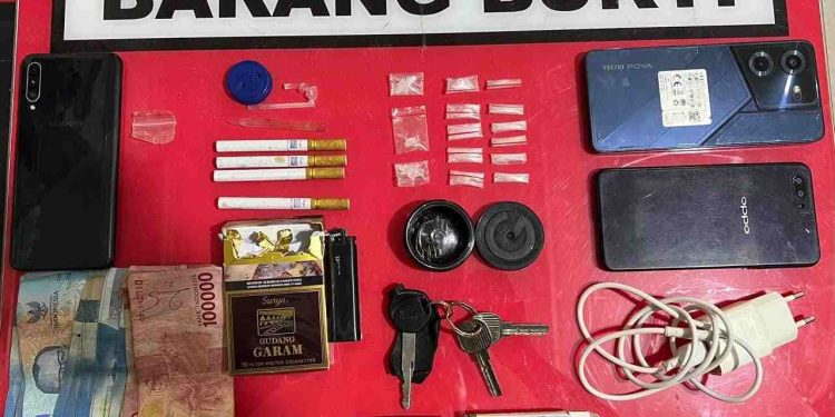 2 pemuda Ditangkap oleh Satresnarkoba    Polres Solok Kota karena Narkoba