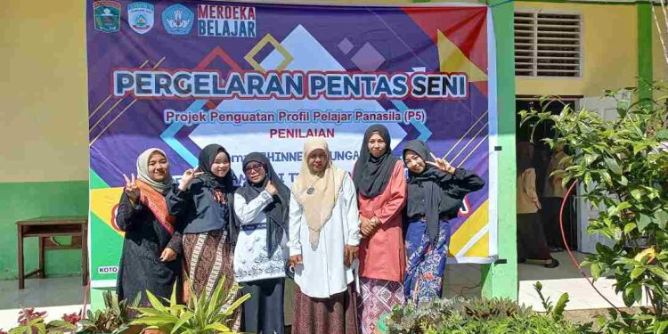 SMPN 5 Lembang Jaya Gelar Pentas Seni Untuk Penilaian P5