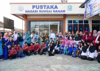 Bunda Literasi Kabupaten Solok Me-Launching Pustaka Nagari Sungai Nanam