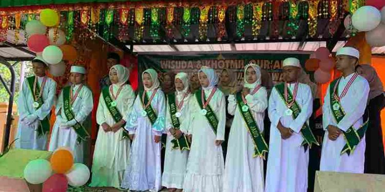 MDTA Nurul Jadid Talang Babungo Menggelar Wisuda  dan Khotmil Qur’an