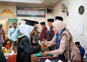 Bupati dan Ketua TP-PKK Kab Solok Hadiri Prosesi Wisuda dan Khatam Al-Quran Yang Ke-XXIII MDTA Nagari Sungai Jambur