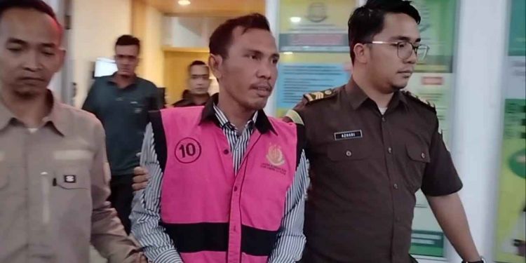 Korupsi Dana Desa, Kejari OKU Selatan Tahan Kepala Desa Mahanggin
