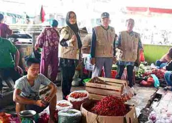 Upaya Maksimal UPTD pasar Kayuagung Menertibkan dan Fasilitasi Pedagang Hamparan Berjualan Di Los Keramik