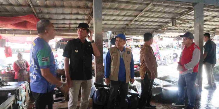 Ir Asmar Wijaya.M.si, (Pj) Bupati OKI,Apresiasi Upaya Disdag OKI. Mewujutkan Pasar Kayuagung Agar Bersih dan Rapi