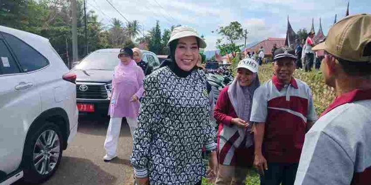 Family Ghatering Pemcam dan Pemnag se Kecamatan X Koto Diatas di hadiri oleh Ketua PKK Solok, Hj Emiko Epyardi Asda, SP