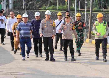 Kapolres Banyuasin Meninjau Langsung Pembangunan Proyek Nasional Sutet di Desa Sukamulya