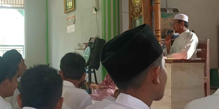 SMP 4 Bukit Sundi Meriahkan Peringatan Tahun Baru Hijriah Dengan Pawai Obor