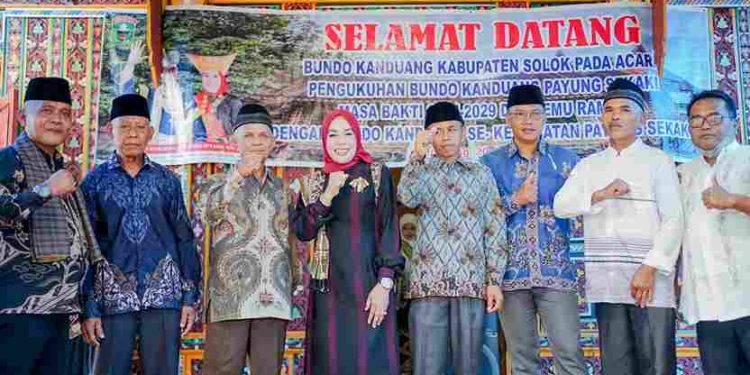 Pengukuhan Bundo Kanduang Kecamatan Payung Sekaki Dihadiri Bundo Hj. Emiko Epyardi Asda SP