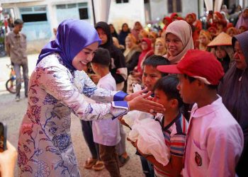 Lestarikan Kearaifan Lokal Saniang Baka Adakan Lomba Malamang dan Mamalai