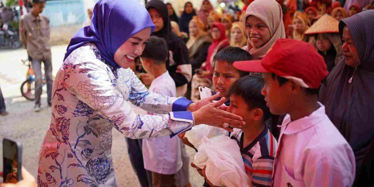 Lestarikan Kearaifan Lokal Saniang Baka Adakan Lomba Malamang dan Mamalai