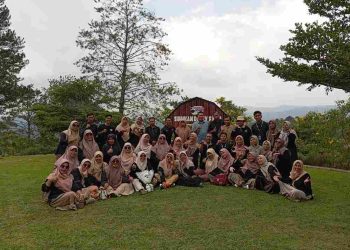 MIN Kota Solok Gelar Family Gathering di Sirukam Dairy Farm