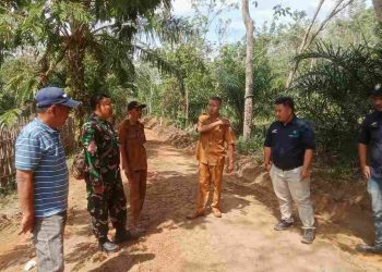 PTPN 4 REGIONAL 7 Bangun jalan Menuju Desa Srikembang