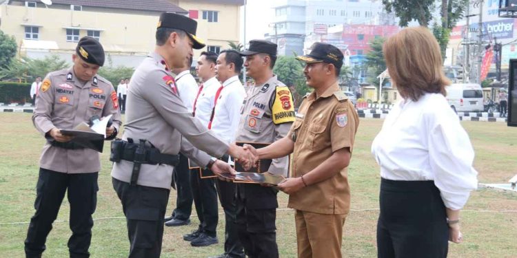 Puluhan Personil Polda Sumsel dapat Penghargaan dari Irjen A.Rachmad Wibowo