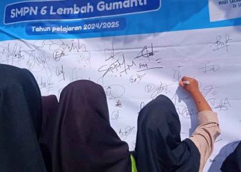 SMPN 6 Lembah Gumanti Deklarasikan Gerakan Anti Bullying