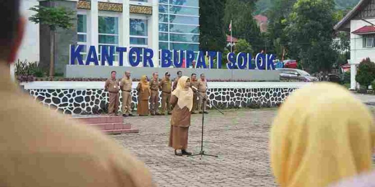 Kepala Bapelitbang Pimpin Apel Pagi Dilingkup Pemerintah Kabupaten Solok