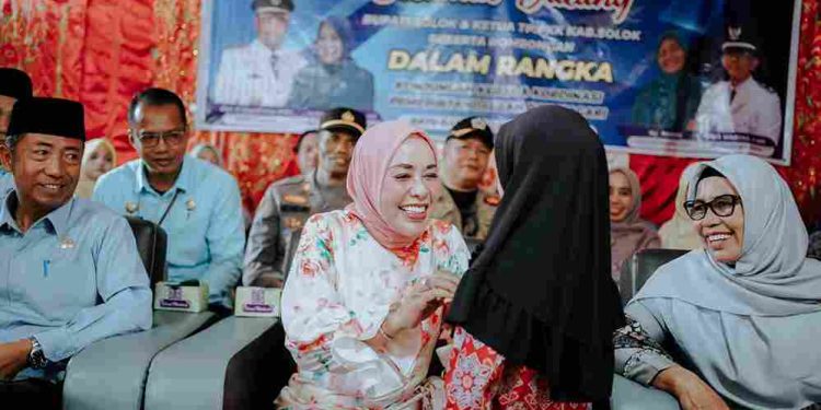 Ketua TP-PKK Kab.Solok Hj.Emiko Temu Ramah Dengan Niniak Mamak dan Bundo Kandung Nagari Batu Banyak