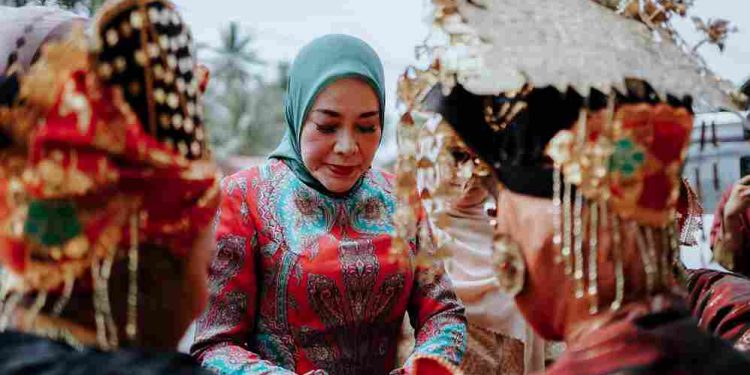 Ketua TP-PKK Kab Solok Buka Festival Akbar Lomba Lagu Pop Minang Se-Sumbar Tahun 2024