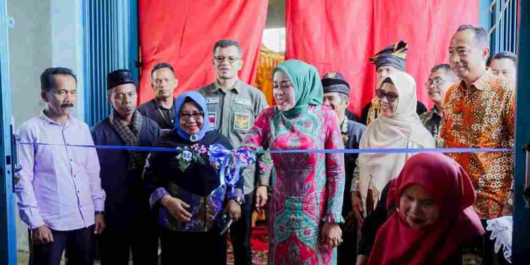Tingkatkan lumbung Pangan di Nagari, Gapoktan Parambahan terima Rice Milling Unit (RMU)