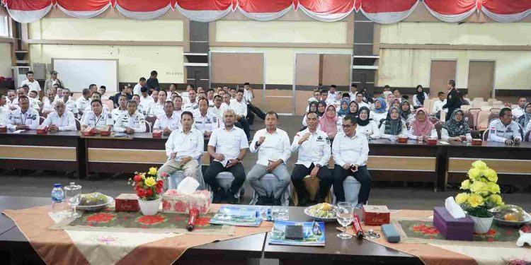 Hadapi PILKADA : PJS. Bupati Solok Sampaikan kepada ASN, THL dan Honorer agar selalu Bersifat Netral