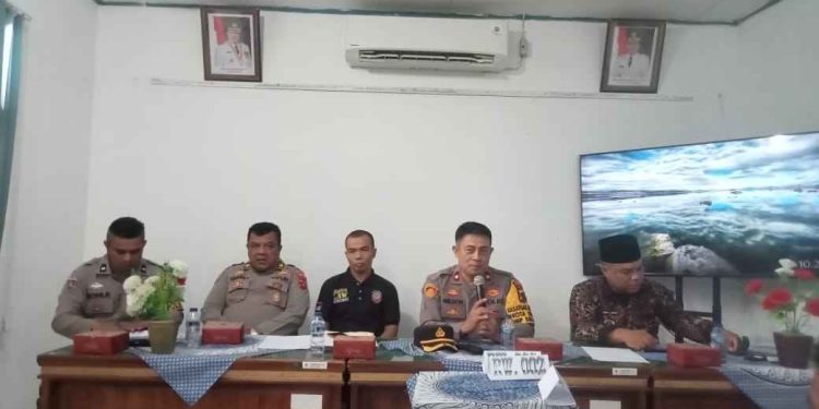Kapolsek Kota Solok Hadiri Rapat Koordinasi Pemerintahan Dengan Perangkat Kelurahan IX Korong