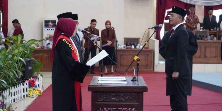 DPRD Banyuasin Gelar Paripurna dalam rangka Pengucapan Sumpah dan Janji Pimpinan Defenitif Dihadiri PJ Bupati Banyuasin