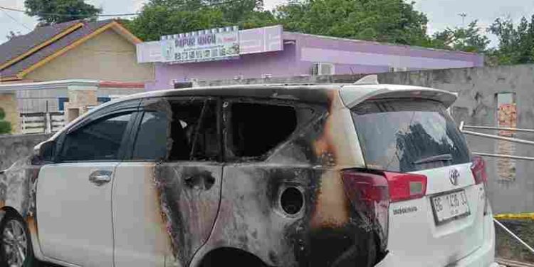 Aksi Teror Terjadi di Prabumulih, Mobil Advokat dibakar OTD
