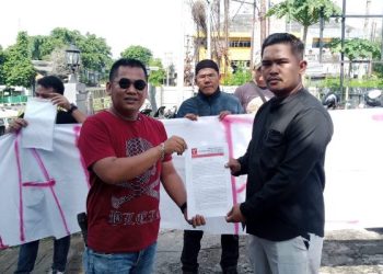 Tuntut Pecat Dirut PT BA, Massa Aksi Juga Desak Pj.Guburnur Sumsel Agar Bank Mandiri Tidak Memberikan Kridit Pada PT Bukit Asam