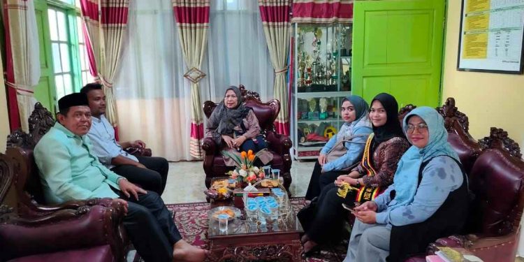 Duta GenRe bersama DPPKB dan P3A Kabupaten Solok Kunjungi MAS PSA Sulit Air