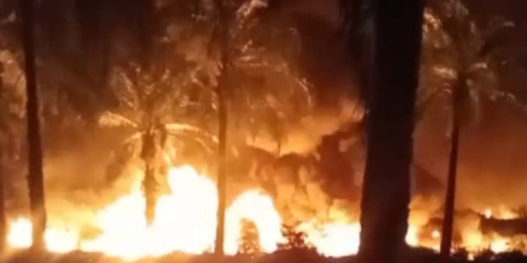 Langkah Cepat Polsek Keluang, Pasca kebakaran Illegal Refinery Langsung Periksa Saksi dan Amankan Barang Bukti