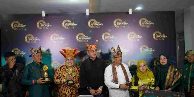Desa Wisata Danau Diatas Alahan Panjang Raih Juara II ADWI Kategori Digital Dari Kemenpar RI