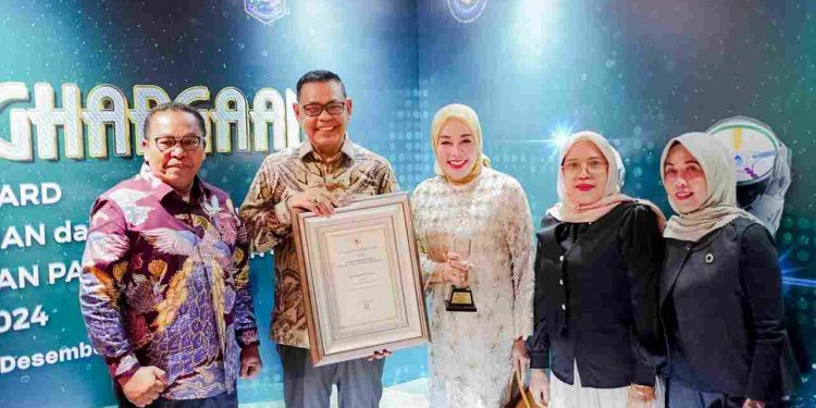 Perdana, Pemkab Solok Terima Penghargaan STBM dari Kemenkes RI