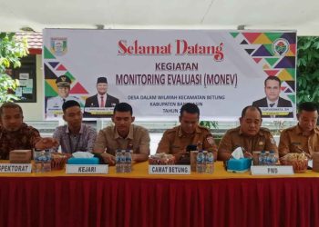 PMD Adakan Kegiatan Monitoring Dan Evaluasi 9 Kades Di Aula Kantor Camat Betung