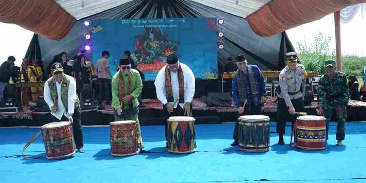 Semarak Karisma Event Nusantara Festival 5 Danau di Mulai