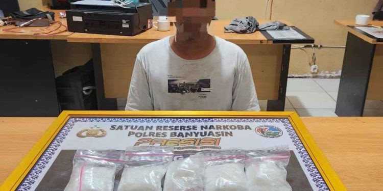 Penangkapan Bandar Narkoba di Desa Meranti Kecamatan Suak Tapeh Petugas Sempat Melepaskan Tembakan Peringatan Ke Udara