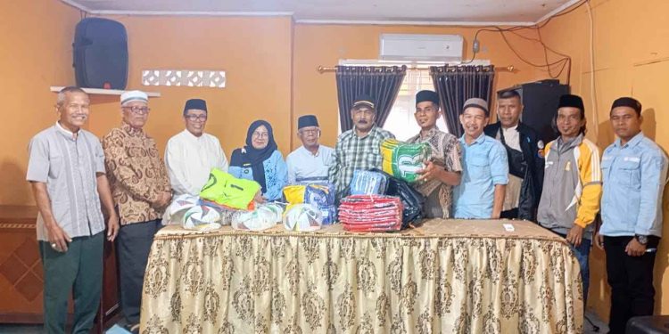 IKPP Jakarta Menyerahan bantuan perlengkapan sepak bola di Aula Kantor Wali Nagari Panyakalan