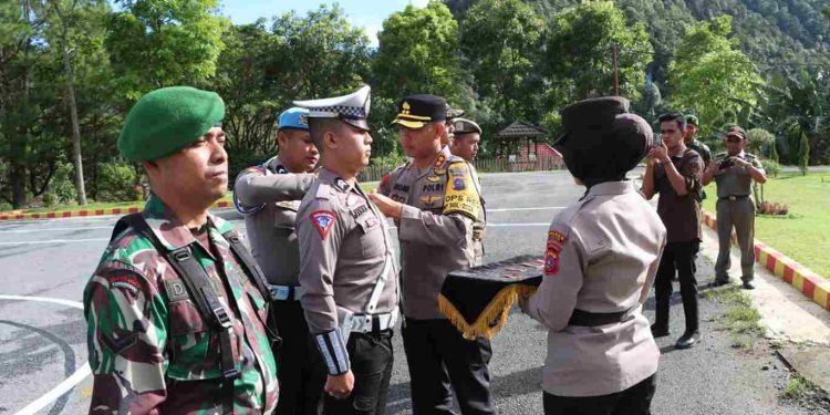 Kapolres Solok Pimpin Apel Gelar Pasukan Operasi Lilin Singgalang 2024