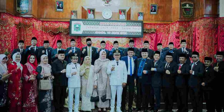 Pidato Perdana Bupati dan Wakil Bupati Solok Periode 2025 – 2030 pada Rapat Paripurna DPRD